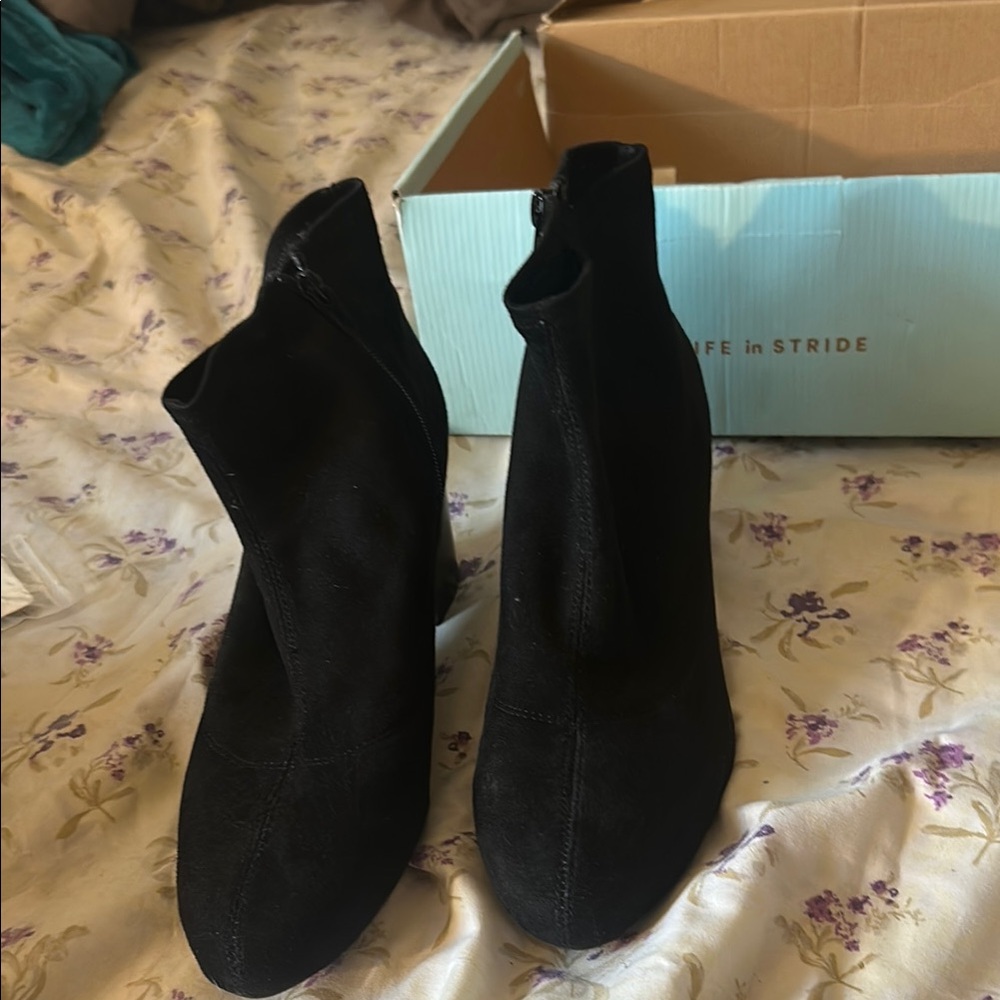 Life Stride Black Ankle Boots Stretchy Knit Slip-On